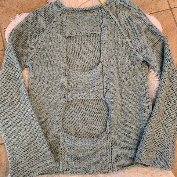 Open Back Long Sleeve Knit Sweater - Picture 4 of 7